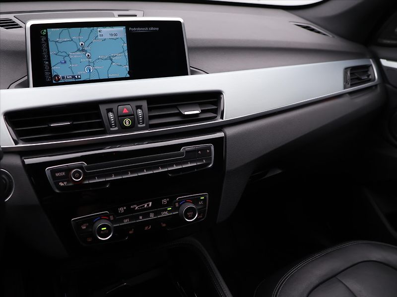 BMW X1 2,0 20d 140kW xDrive Kůže Navi - fotka 20 z 32