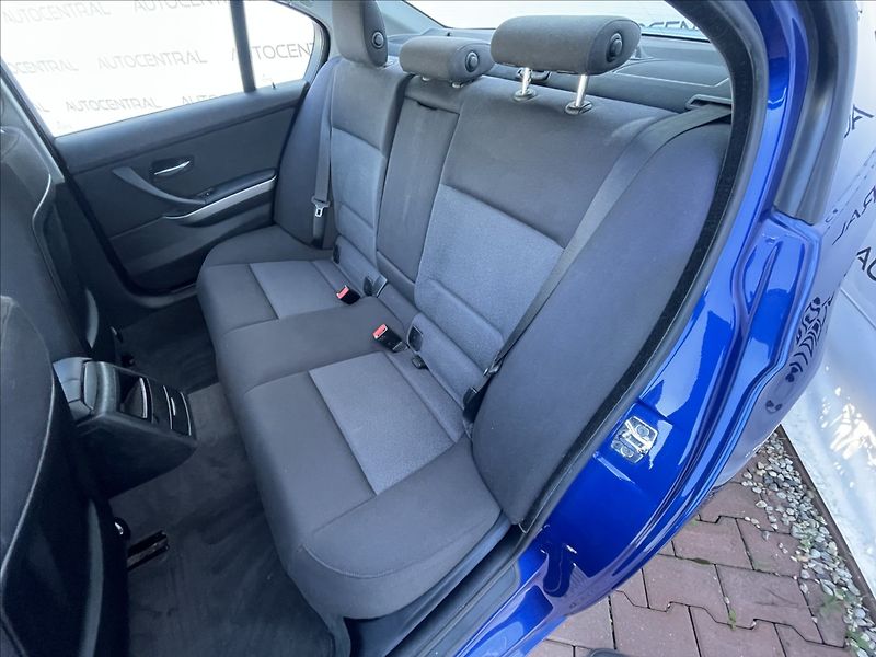 BMW Řada 3 2,0 i,105kW,STK 8/28,serv.kn. - fotka 22 z 22