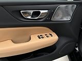 Volvo V60 (2026) B4 PLUS DARK AUT - náhled 22