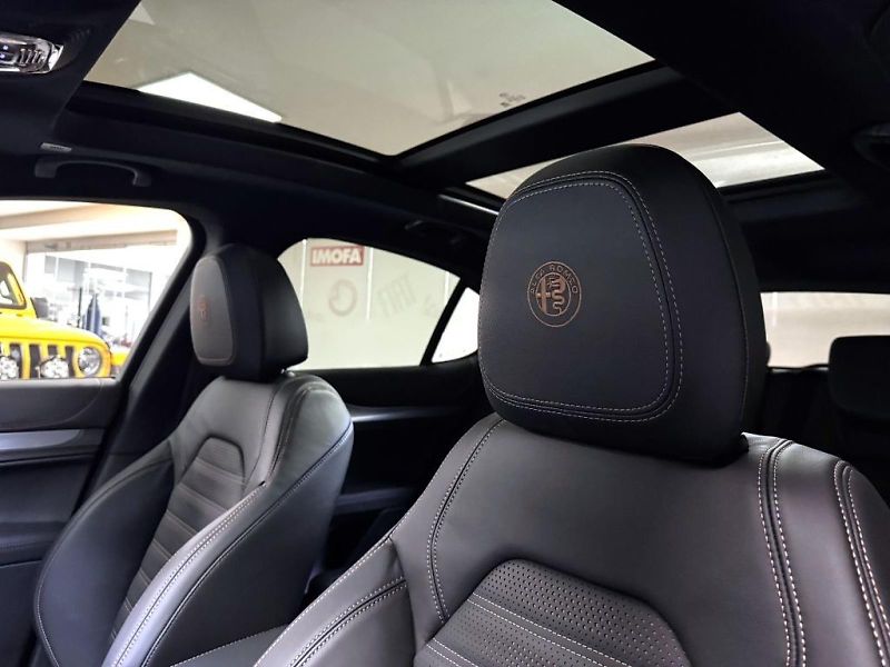Alfa Romeo Stelvio (2026) 2.0 T 280k AT8 ZF Q4 4x4 Inten - fotka 24 z 25