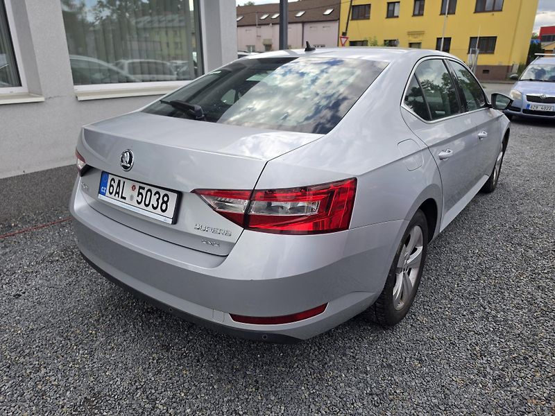 Škoda Superb 2.0 TDI Led DSG 4x4 Canton  - fotka 4 z 21