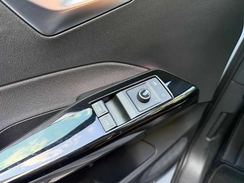 Volkswagen ID.3 PRO 62 kWh ACC - fotka 31 z 36