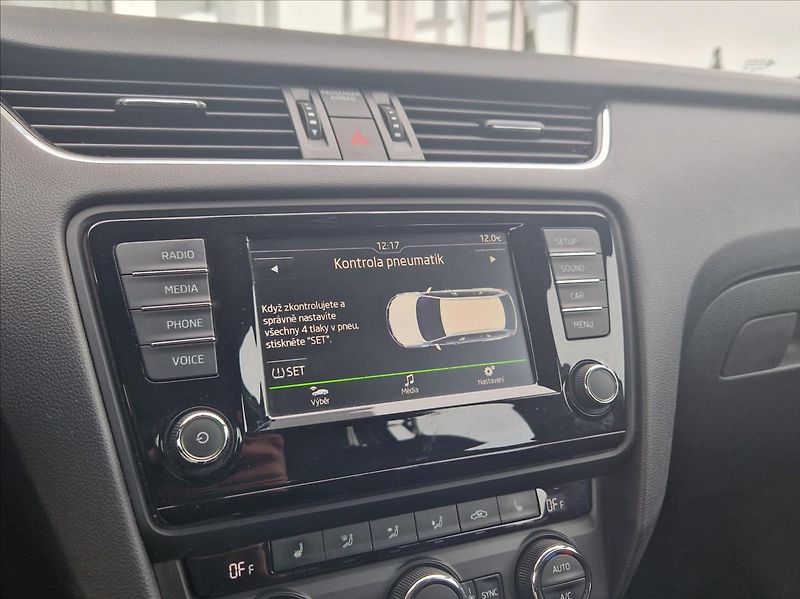 Škoda Octavia 2,0 TDI 110kW TAŽNÉ VÝHŘ. NOSI - fotka 34 z 41