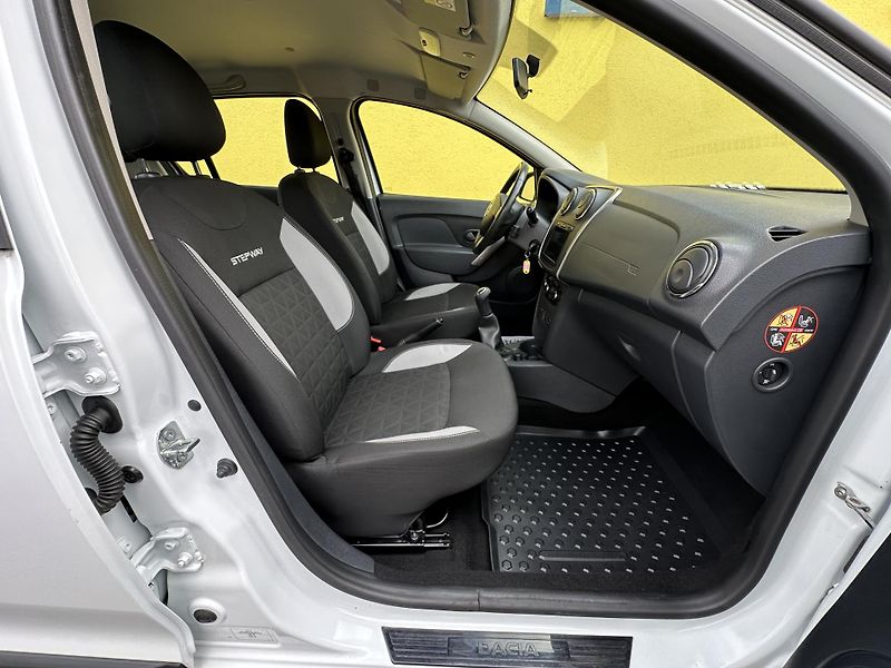 Dacia Sandero (2016) STEPWAY 0.9/66kW *ČR* KLIMA*  - fotka 19 z 34