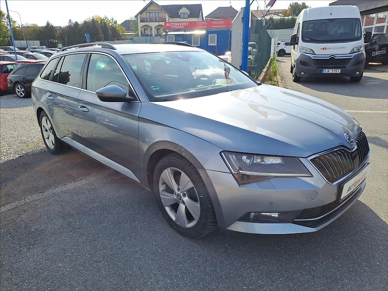 Škoda Superb 2,0 TDI 4x4 - fotka 2 z 17