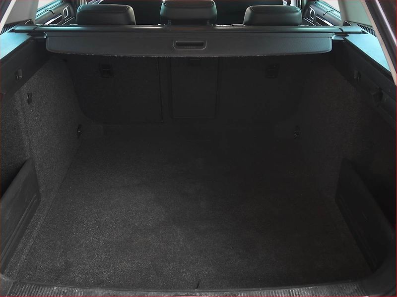 Škoda Superb (2014) 1.6 TDI, Xenony, Tempomat - fotka 14 z 16