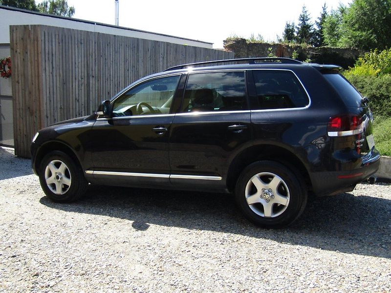 Volkswagen Touareg (2007) 2.5 TDI 128kW - fotka 4 z 33