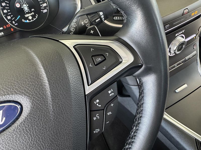 Ford S-MAX 2,0TDCi AT8*140kW*REZERVACE! - fotka 24 z 34