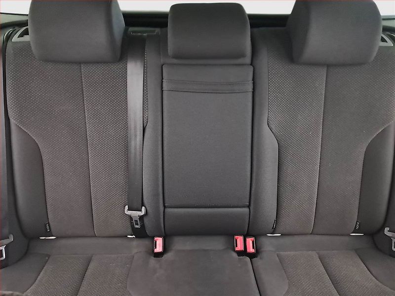 Volkswagen Passat (2010) 1.6 TDI, Serv.kniha, nová STK - fotka 10 z 18