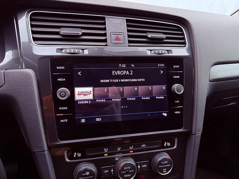 Volkswagen Golf 1.5 TSi Comfortline DSG, ČR - fotka 20 z 26