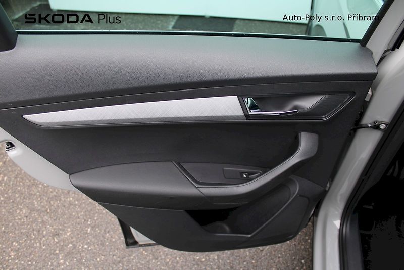 Škoda Karoq (2024) Drive 1.5TSI / 110kW 6°MP - fotka 19 z 24