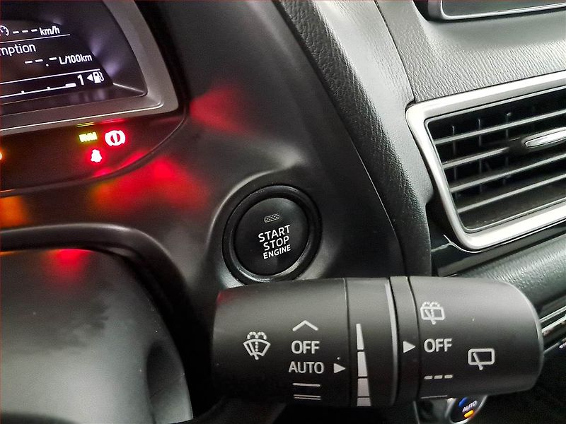 Mazda 3 (2016) 2.0 Skyactiv-G, Navi, Tempomat - fotka 17 z 19