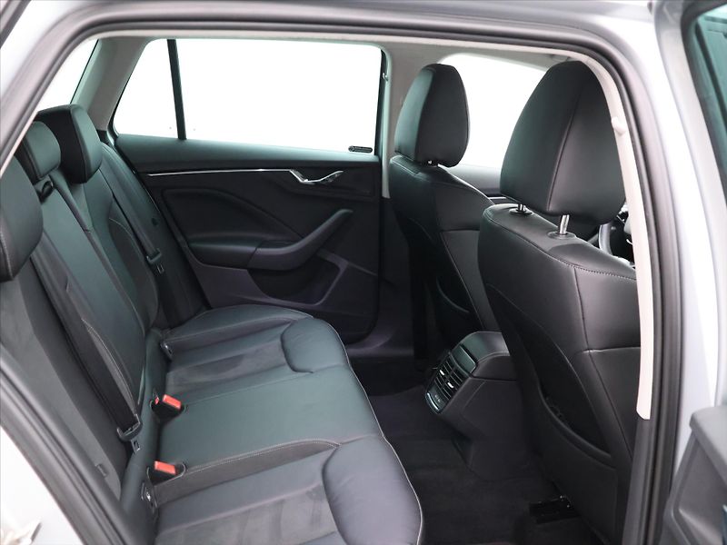 Škoda Kamiq 1,5 TSI 110kW Style CZ DPH - fotka 12 z 31