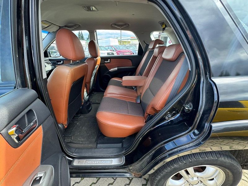 Kia Sportage (2004) 2,7i V6 129 KW AUTOMAT 4X4 - fotka 33 z 45