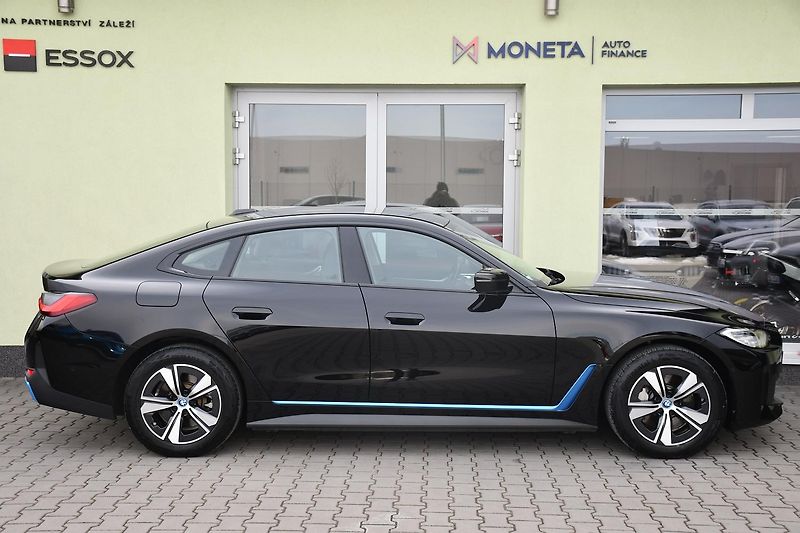 BMW i4 eDrive40 97,4%SoH. - fotka 12 z 39