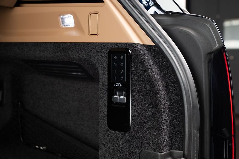 Land Rover Range Rover SV P615 Meridian/360/Masážní S - fotka 27 z 33