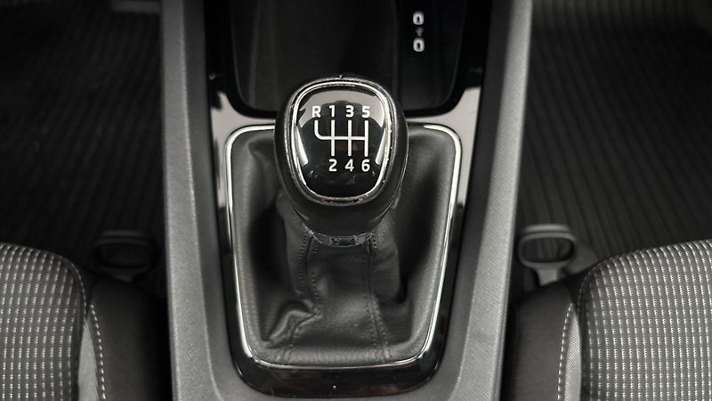 Škoda Octavia 2.0 TDI Ambition - fotka 22 z 25