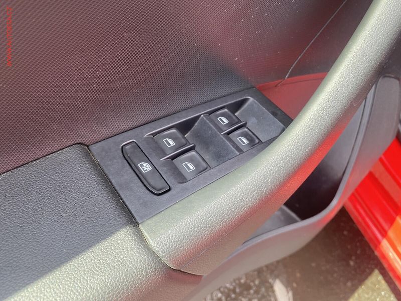 Škoda Rapid (2014) 1.2 TSi, Sport, +kola, panor - fotka 13 z 18