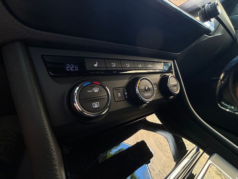 Škoda Superb 2.0TDI-AT/2018/SPORTLINE-ZÁRUK - fotka 41 z 55