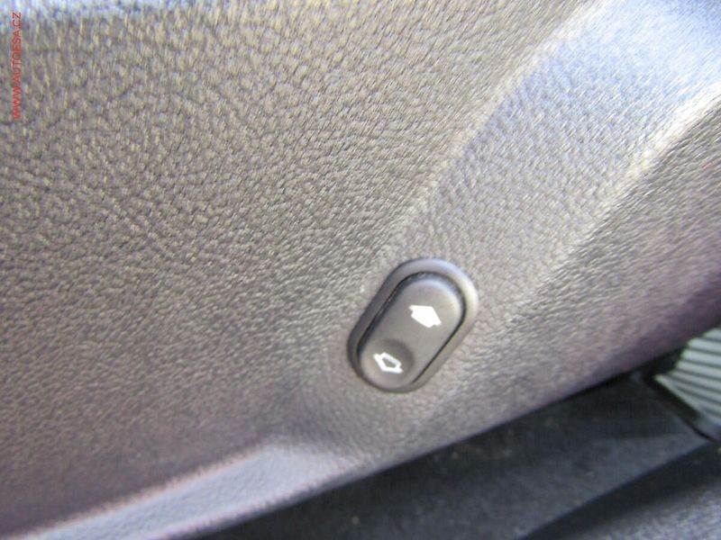 Ford Mondeo (2008) 2.0i, AC, park.čidla - fotka 11 z 17