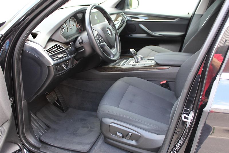 BMW X5 xDrive30d - fotka 10 z 30