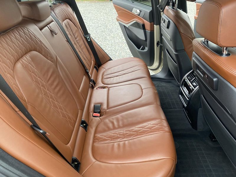 BMW X5 M50XD 4x4 400PS CZ DPH FULL 1A - fotka 130 z 171