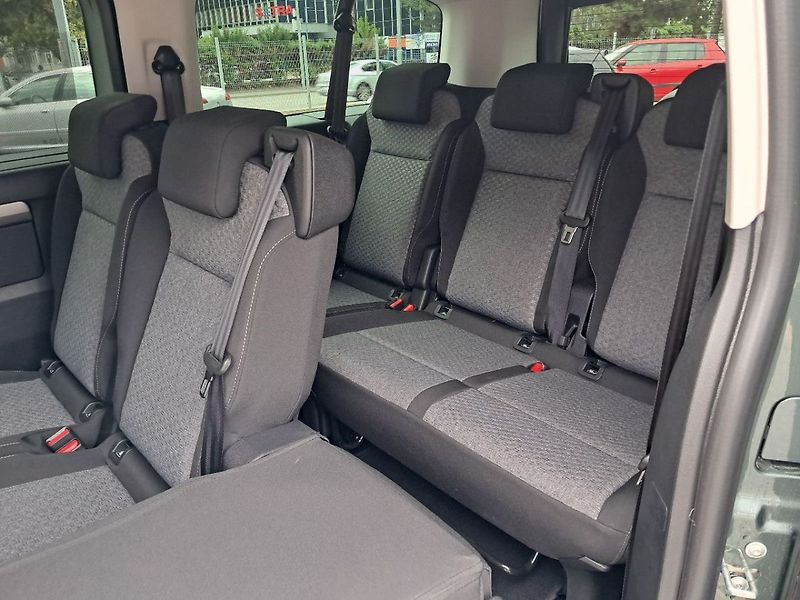 Peugeot Traveller Active L3 2.2 BlueHDi 180 S&am - fotka 11 z 21