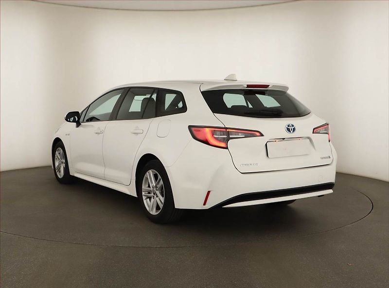 Toyota Corolla (2020) 1.8 Hybrid - fotka 4 z 15