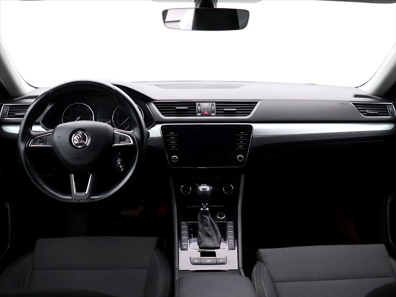 Škoda Superb 1,6 TDI 88kW DSG Aut.klima - fotka 25 z 33