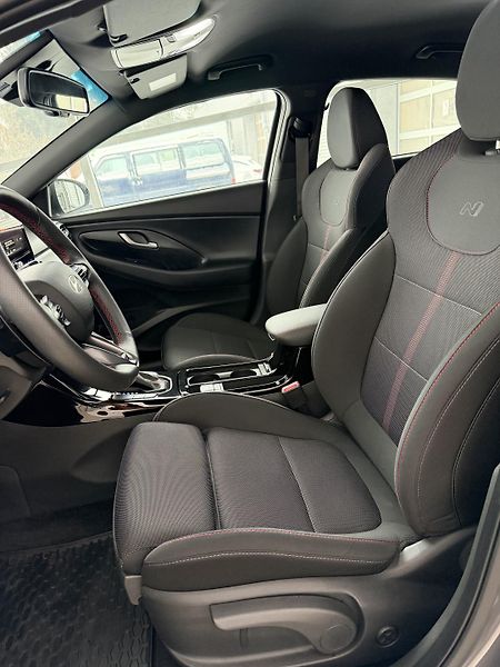 Hyundai i30 (2024) 1.0T-GDi 74kW N-line AT - fotka 9 z 17