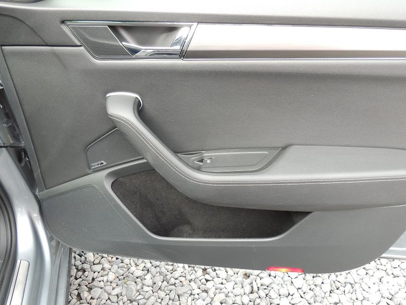 Škoda Superb (2020) SCOUT,2.0TDI,147KW,DSG,4x4,Taž - fotka 47 z 67