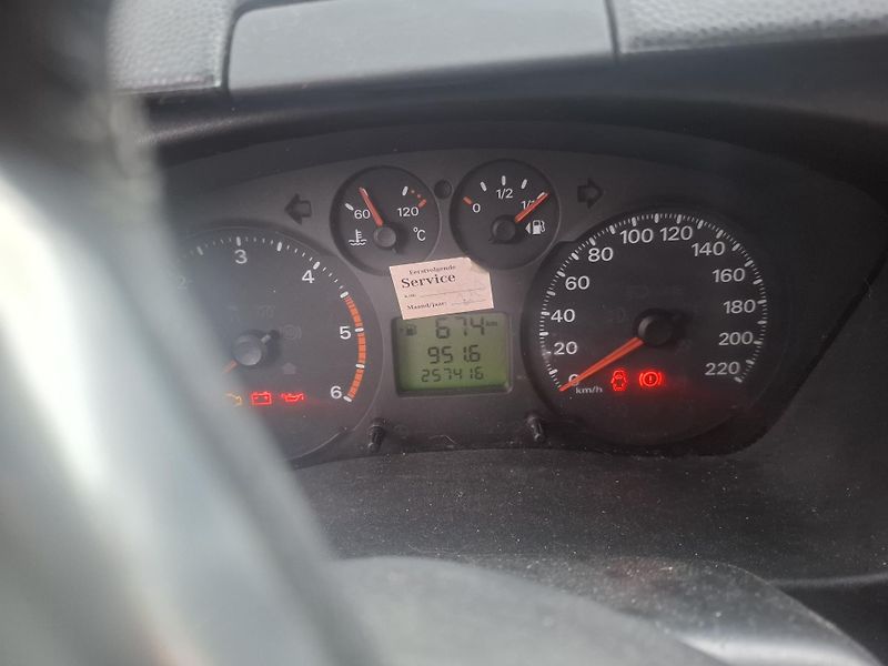 Renault Grand Scénic (2015) 1.2 TCI,9+7kW,navi,led,CZ - fotka 13 z 13