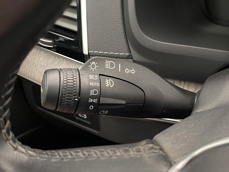 Volvo XC90 B5 AWD INSCRIPTION AUT CZ 7m - fotka 22 z 55