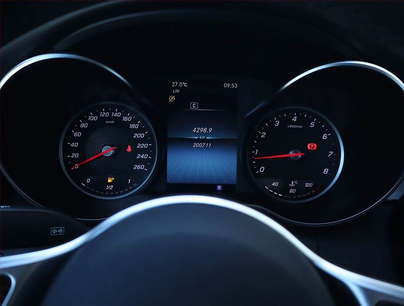 Mercedes-Benz Třídy C (2020) C 180 - fotka 11 z 15