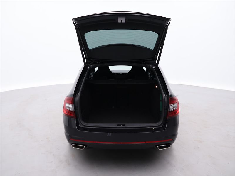 Škoda Octavia 2,0 TDI 135kW CZ Challenge DSG - fotka 9 z 28