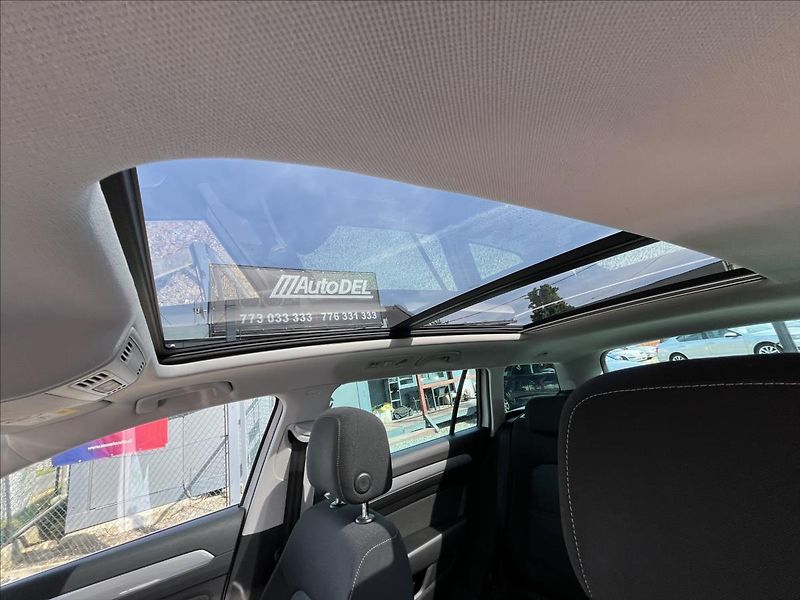 Volkswagen Passat 2,0 TDi DSG DPH  Webasto,Kamer - fotka 27 z 50