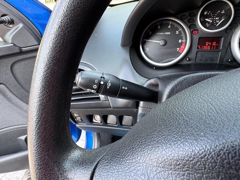 Peugeot 206 (2009) JUNIOR 1.1 - fotka 20 z 30
