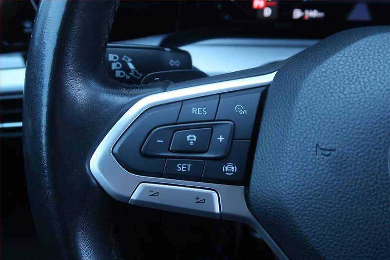 Volkswagen Golf (2021) 2.0 TDI, Automat, Navi - fotka 22 z 25