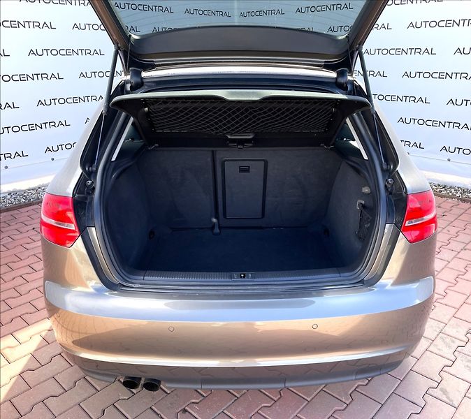 Audi A3 1,4 TFSi,serv.kn. - fotka 10 z 19