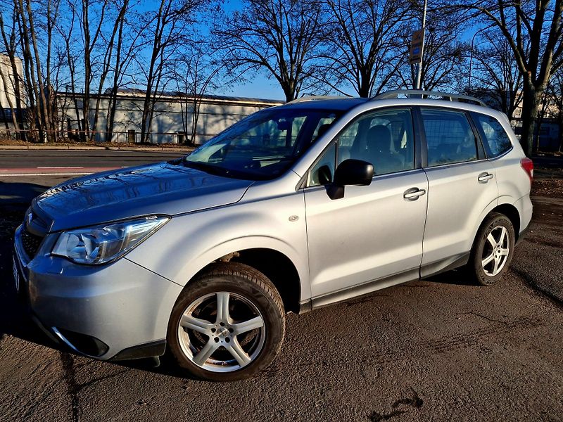 Subaru Forester 2.0 benzin  Rezervace - fotka 6 z 43