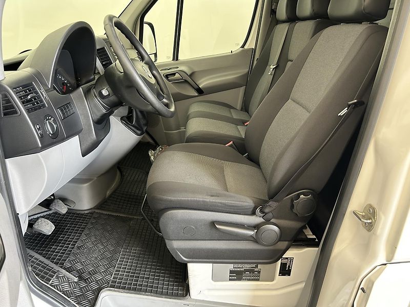 Volkswagen Crafter 2.0 TDI - fotka 7 z 21