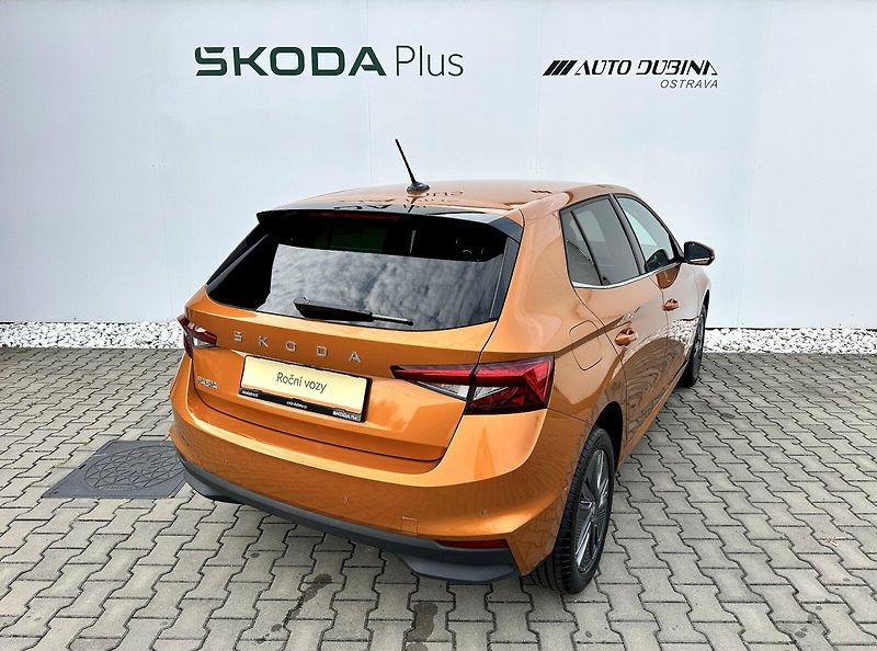 Škoda Fabia (2025) 1.0 TSI 85kW MP6 Top Selection - fotka 2 z 35