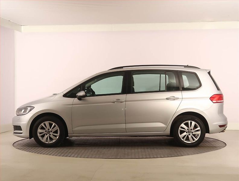 Volkswagen Touran (2022) Comfortline 2.0 TDI - fotka 3 z 20