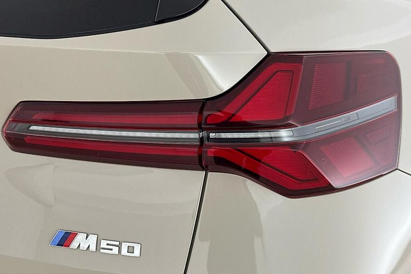 BMW X3 M50 xDrive - fotka 5 z 26