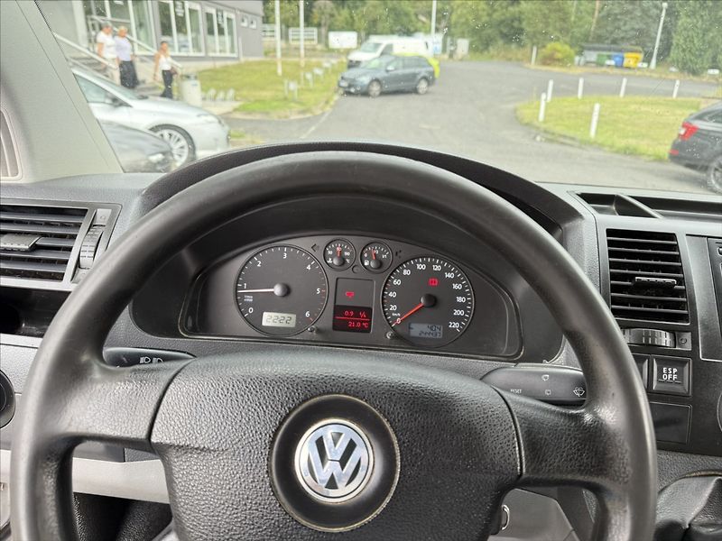 Volkswagen Transporter 2,5   TDI LONG 9 MÍST TAŽNÉ - fotka 7 z 21