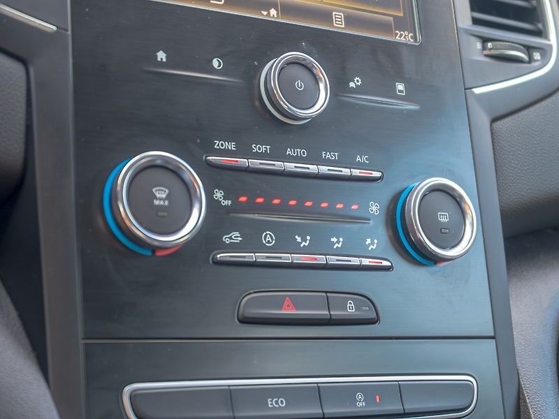 Renault Mégane (2020) 1.4i 75KW - zelená VALENCIA - fotka 24 z 45