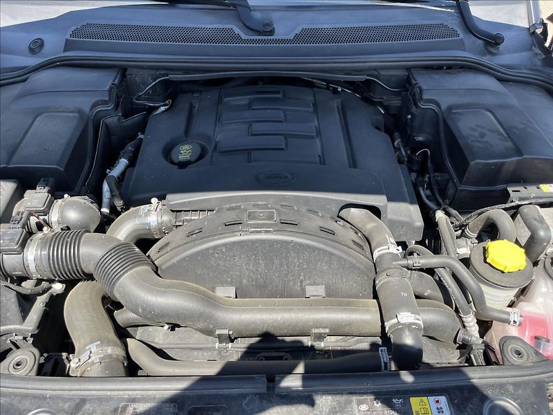 Land Rover Discovery 3,0 SDV6 7.MÍST 4x4 ROZVODY - fotka 35 z 44