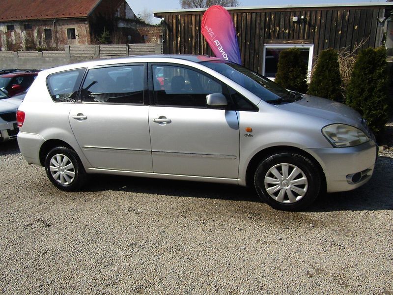 Toyota Avensis Verso (2003) 2.0 D-4D 85kW BEZ KOROZE A DPF - fotka 8 z 30