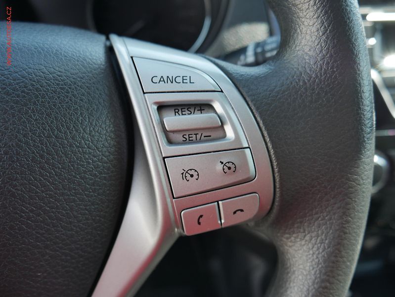 Nissan X-Trail (2014) 1.6dCi, AC, TZ, park.čidla - fotka 16 z 20