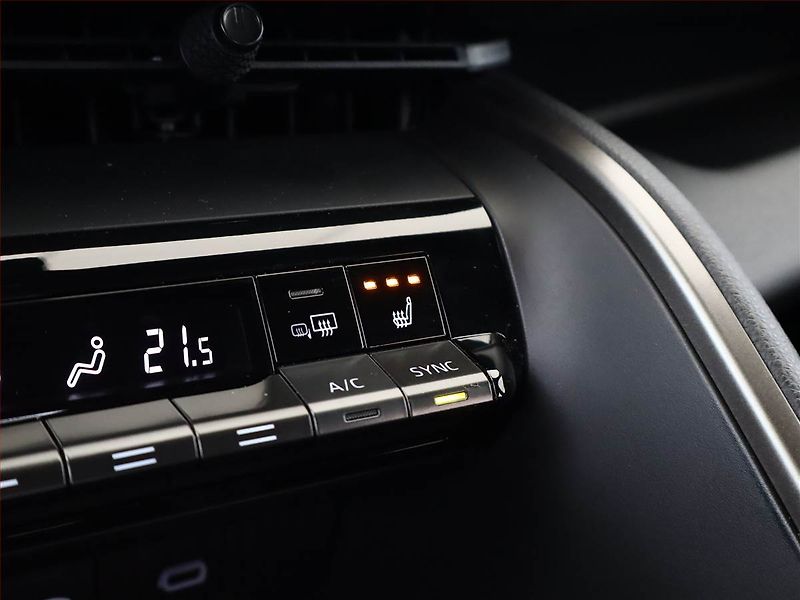 Toyota C-HR (2024) 1.8 Hybrid - fotka 19 z 21